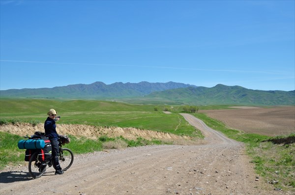 Дорога на перевал Кызыл-кора